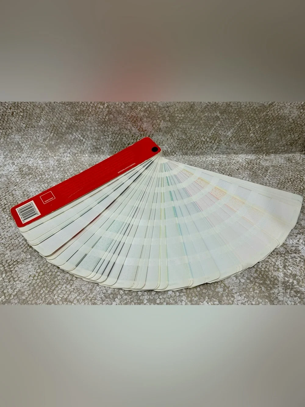 Pantone Formula Guide Solid Matte Fourth Edition Color Fan Deck 9781590650646